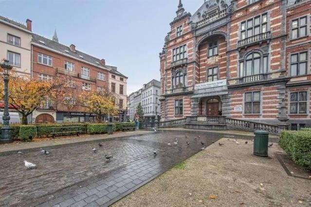 Central Studio Close To Grand Place For 2 Brussel Bagian luar foto