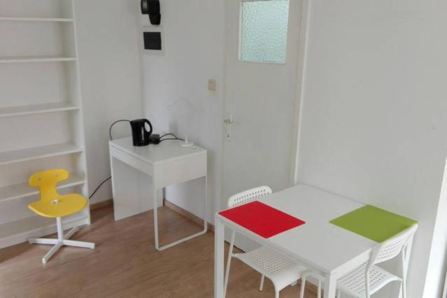 Central Studio Close To Grand Place For 2 Brussel Bagian luar foto