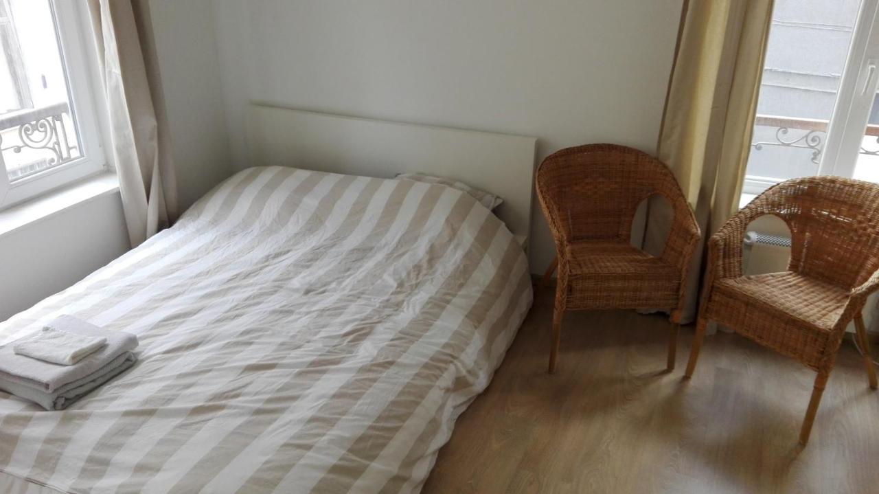 Central Studio Close To Grand Place For 2 Brussel Bagian luar foto
