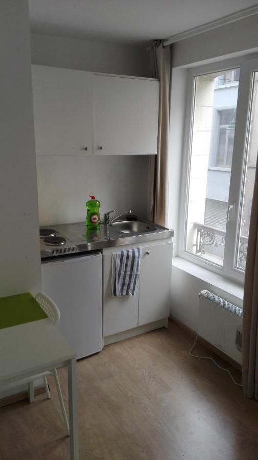 Central Studio Close To Grand Place For 2 Brussel Bagian luar foto