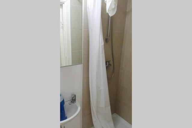 Central Studio Close To Grand Place For 2 Brussel Bagian luar foto